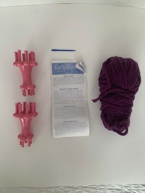Provo Craft Knifty Knitters Activity Set 2 Spool Looms Plastic Needle Purple